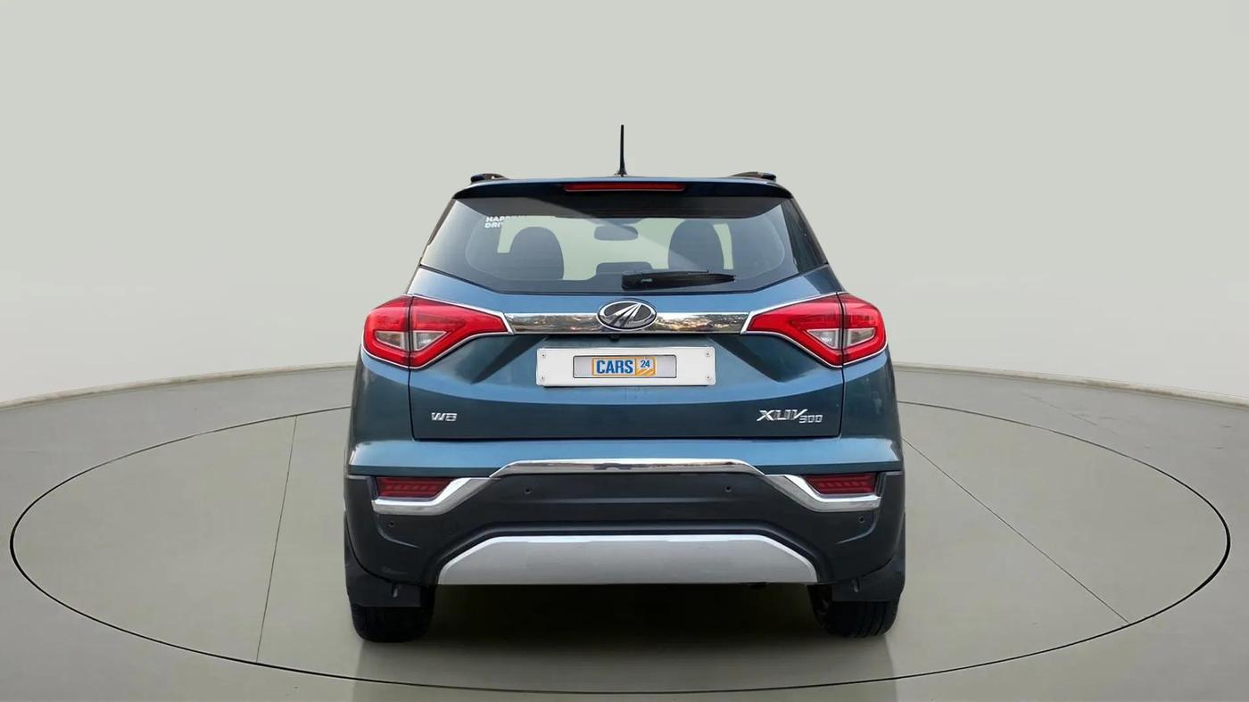 2021 Mahindra XUV300 W8 1.2 PETROL, Petrol, Manual, 21,540 km, Back/Rear