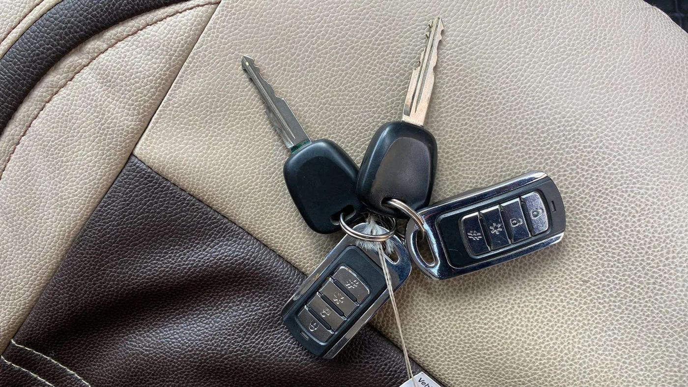 2017 Maruti Alto K10 VXI, Petrol, Manual, 12,738 km, Key Close Up