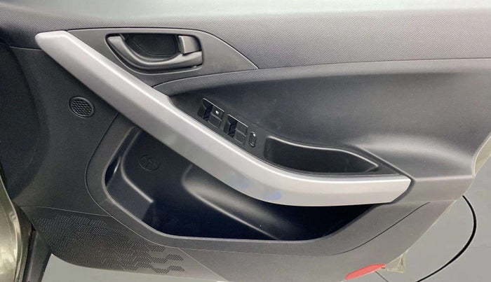 2022 Tata NEXON XM PETROL, Petrol, Manual, 32,082 km, Driver Side Door Panels Control