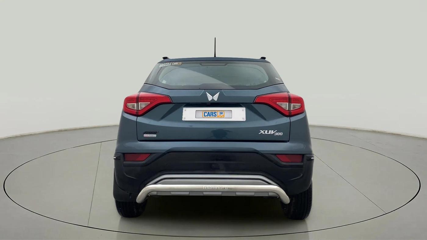 2024 Mahindra XUV300 W6 1.2 PETROL AMT, Petrol, Automatic, 21,584 km, Back/Rear