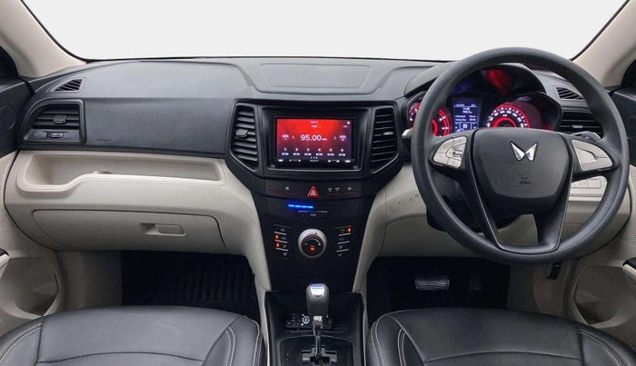 2024 Mahindra XUV300 W6 1.2 PETROL AMT, Petrol, Automatic, 21,584 km, Dashboard