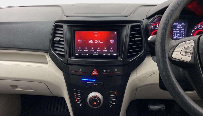 2024 Mahindra XUV300 W6 1.2 PETROL AMT, Petrol, Automatic, 21,584 km, Air Conditioner