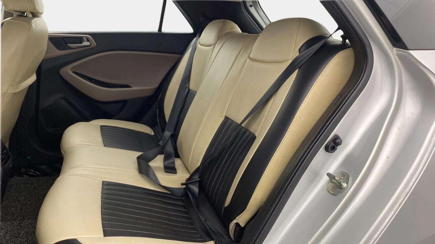 2018 Hyundai Elite i20 ASTA 1.2  CVT, Petrol, Automatic, 76,387 km, Right Side Rear Door Cabin