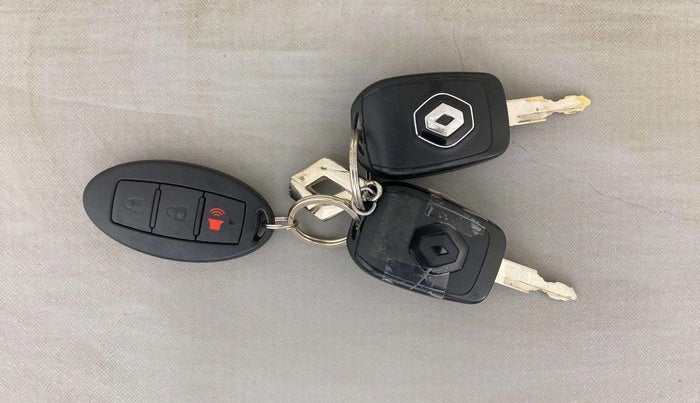 2021 Renault Kwid RXT 1.0 AMT (O), Petrol, Automatic, 63,757 km, Key Close Up