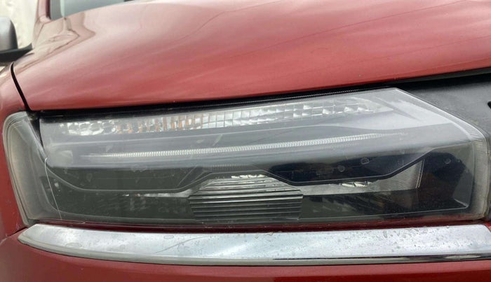 2021 Renault Kwid RXT 1.0 AMT (O), Petrol, Automatic, 63,757 km, Right headlight - Clamp has minor damage