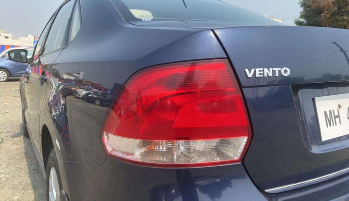 2015 Volkswagen Vento HIGHLINE 1.6 MPI, Petrol, Manual, 60,684 km, Left tail light - Minor damage