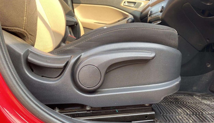 2015 Hyundai Elite i20 ASTA 1.2, Petrol, Manual, 14,016 km, Driver Side Adjustment Panel