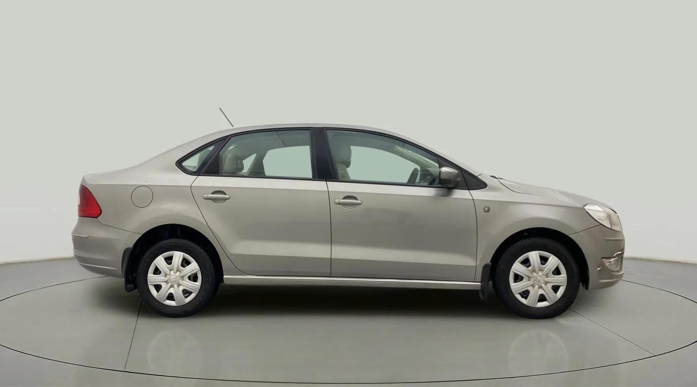 2013 Skoda Rapid AMBITION 1.6 MPI MT PLUS, Petrol, Manual, 81,711 km, Right Side View