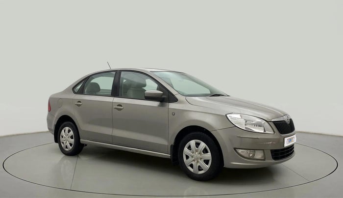 2013 Skoda Rapid AMBITION 1.6 MPI MT PLUS, Petrol, Manual, 81,687 km, Right Front Diagonal