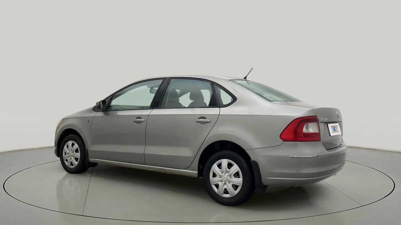 2013 Skoda Rapid AMBITION 1.6 MPI MT PLUS, Petrol, Manual, 81,711 km, Left Back Diagonal