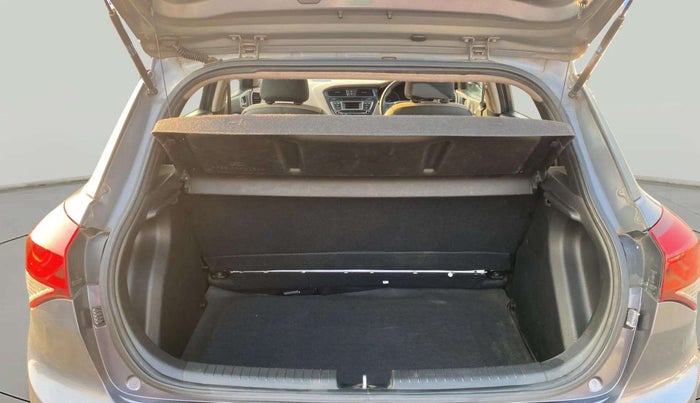 2015 Hyundai Elite i20 SPORTZ 1.2, Petrol, Manual, 49,723 km, Boot Inside