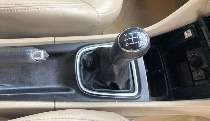 2020 Maruti Ciaz ALPHA 1.5 SHVS PETROL, Petrol, Manual, 75,536 km, Gear Lever