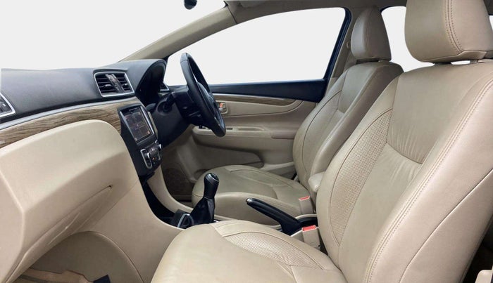 2020 Maruti Ciaz ALPHA 1.5 SHVS PETROL, Petrol, Manual, 75,536 km, Right Side Front Door Cabin