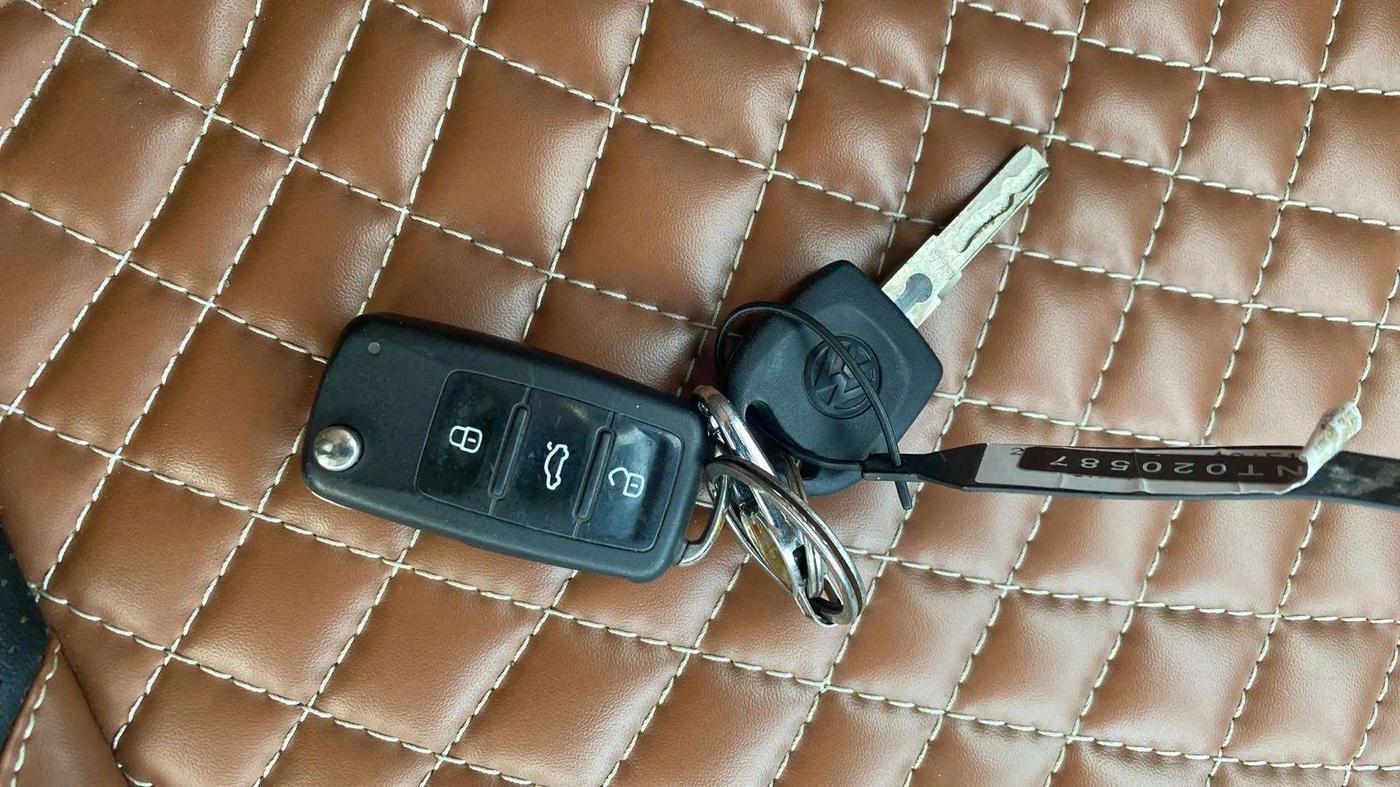 2022 Volkswagen Polo COMFORTLINE 1.0L TSI, Petrol, Manual, 27,838 km, Key Close Up