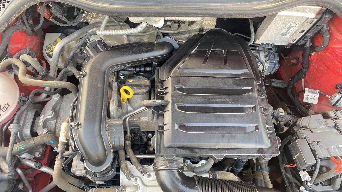 2022 Volkswagen Polo COMFORTLINE 1.0L TSI, Petrol, Manual, 27,838 km, Open Bonet