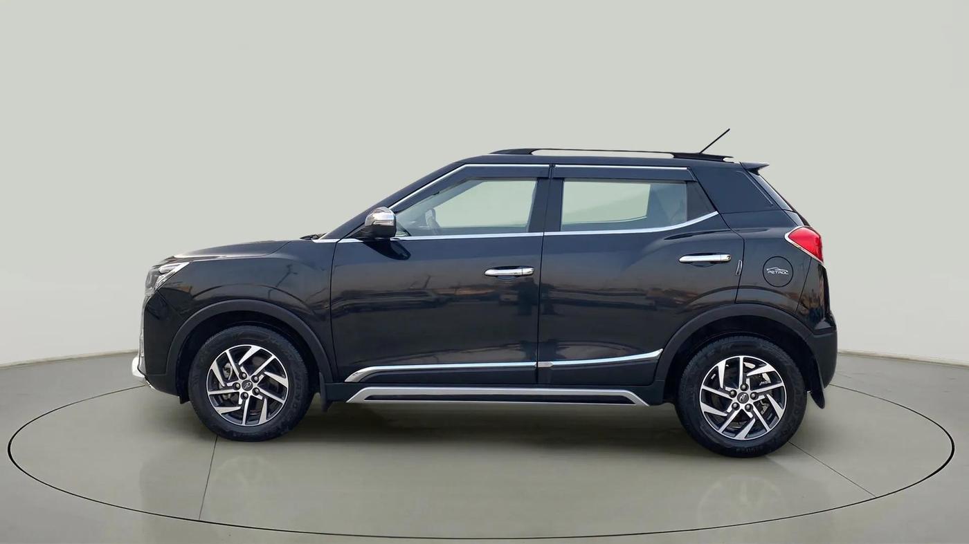 2022 Mahindra XUV300 W8 (O) 1.2 PETROL, Petrol, Manual, 9,381 km, Left Side