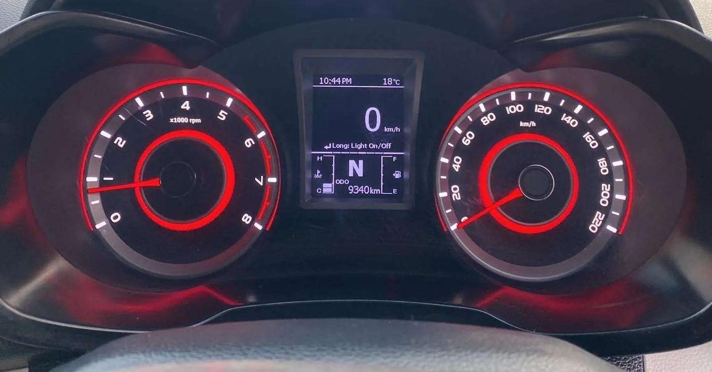 2022 Mahindra XUV300 W8 (O) 1.2 PETROL, Petrol, Manual, 9,381 km, Odometer Image