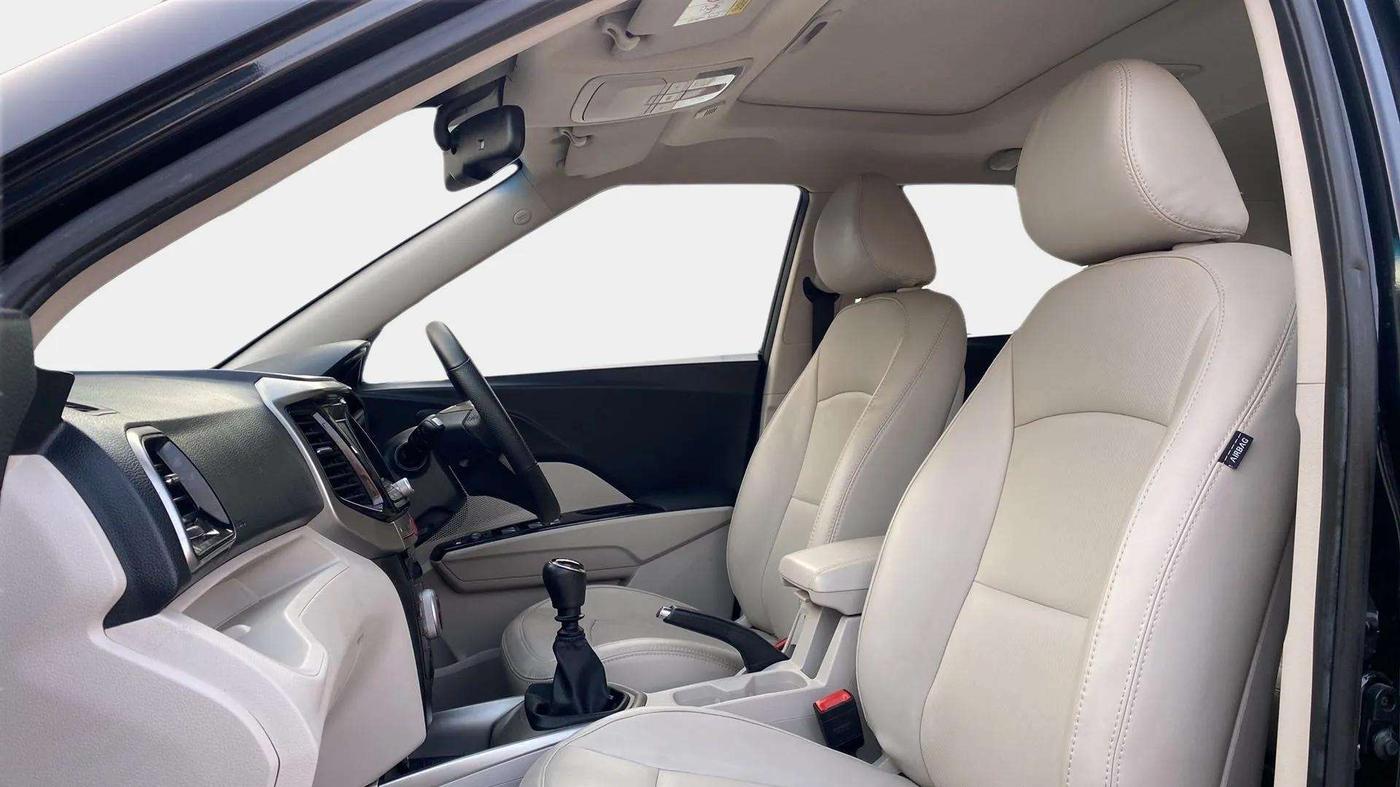 2022 Mahindra XUV300 W8 (O) 1.2 PETROL, Petrol, Manual, 9,381 km, Right Side Front Door Cabin
