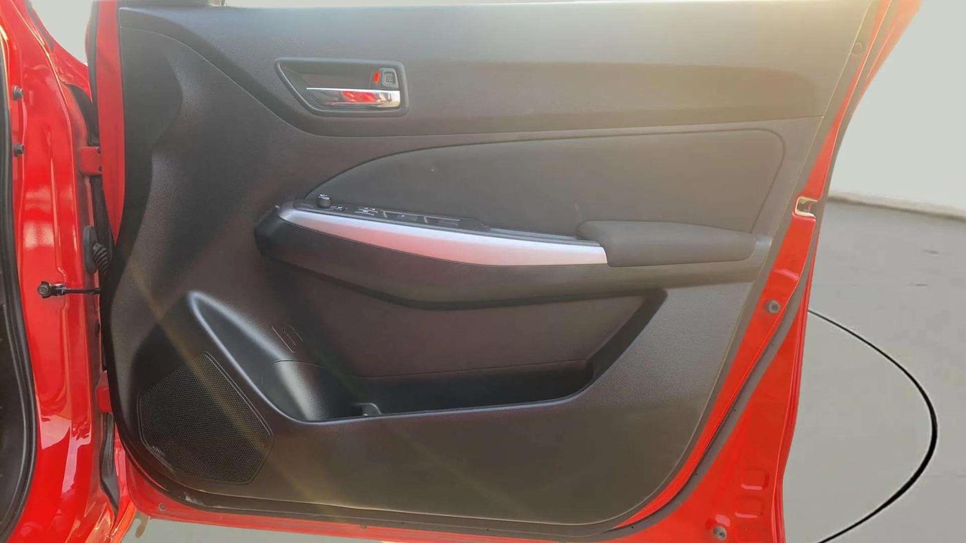2022 Maruti Swift ZXI AMT, Petrol, Automatic, 13,825 km, Driver Side Door Panels Control