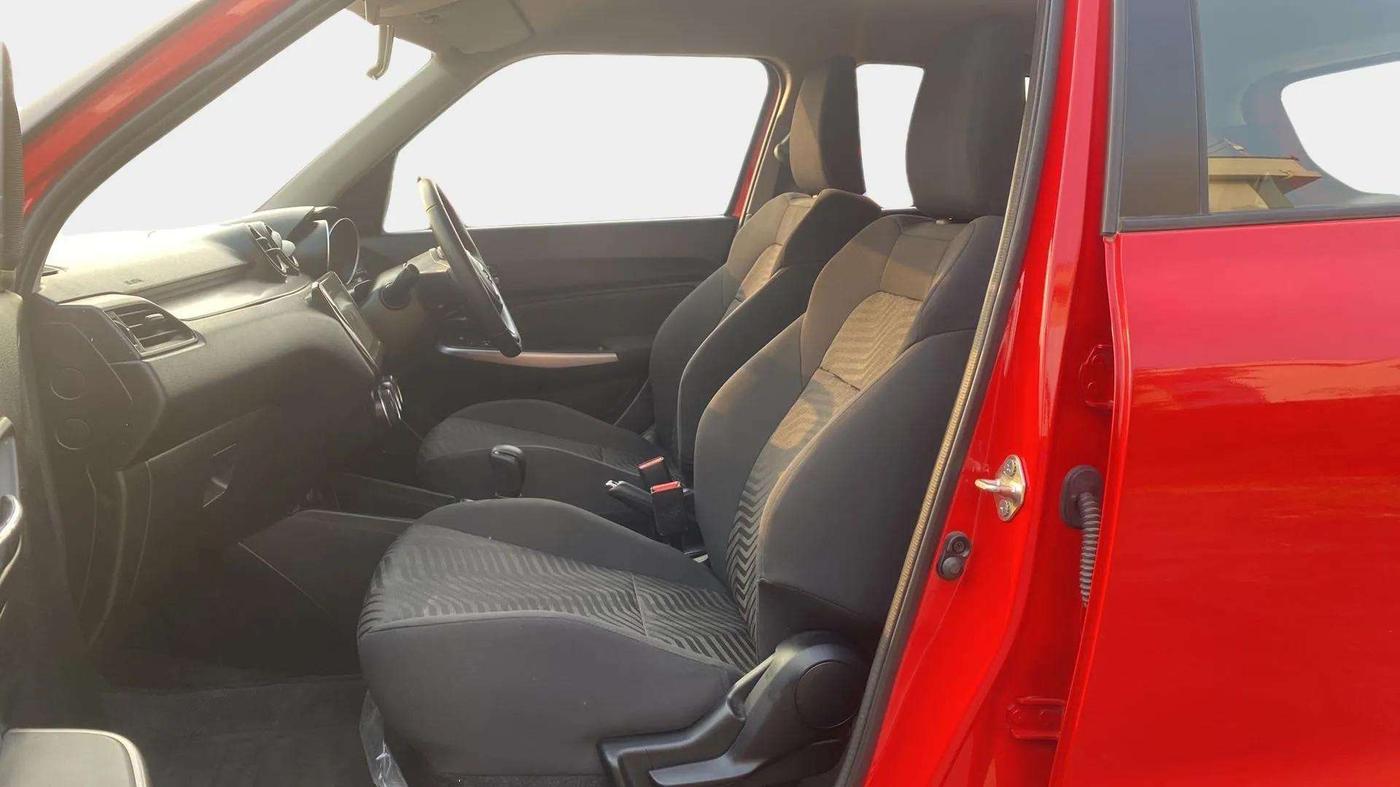 2022 Maruti Swift ZXI AMT, Petrol, Automatic, 13,825 km, Right Side Front Door Cabin