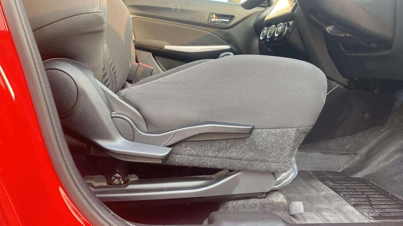2022 Maruti Swift ZXI AMT, Petrol, Automatic, 13,825 km, Driver Side Adjustment Panel