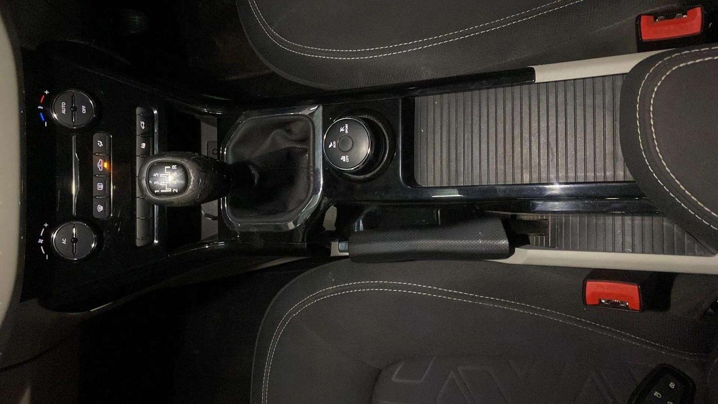 2021 Tata NEXON XZ PLUS PETROL, Petrol, Manual, 31,526 km, Gear Lever