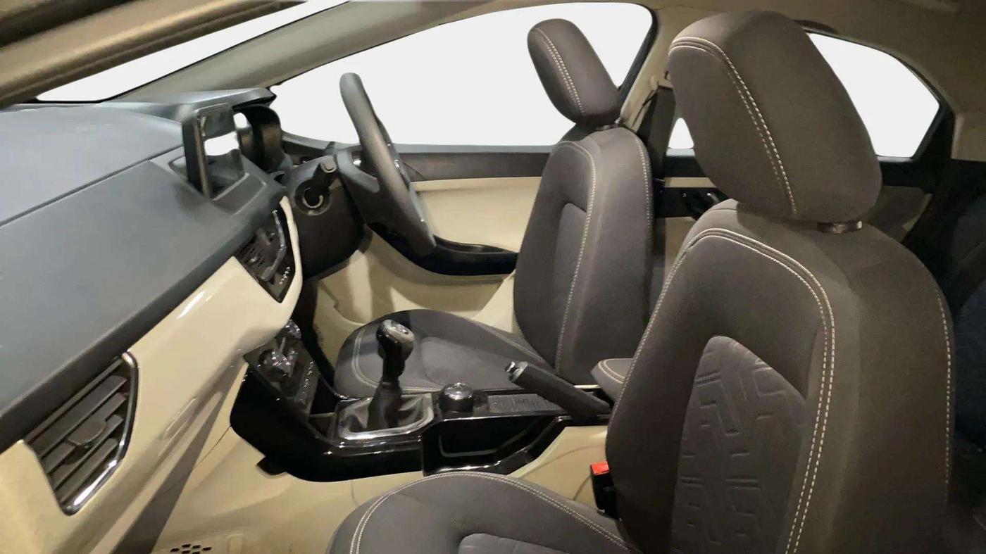2021 Tata NEXON XZ PLUS PETROL, Petrol, Manual, 31,526 km, Right Side Front Door Cabin