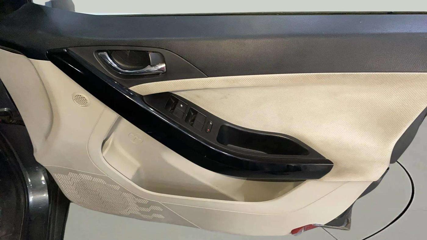 2021 Tata NEXON XZ PLUS PETROL, Petrol, Manual, 31,526 km, Driver Side Door Panels Control