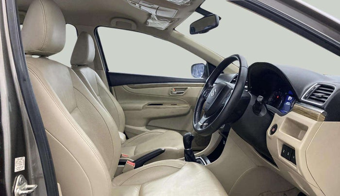 2019 Maruti Ciaz ALPHA  AT 1.5 SHVS PETROL, Petrol, Automatic, 76,868 km, Right Side Front Door Cabin