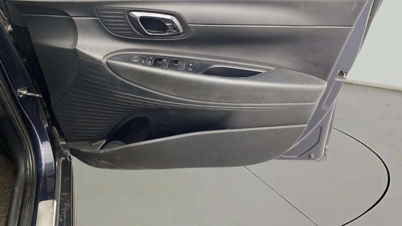 2021 Hyundai NEW I20 SPORTZ 1.0T GDI IMT, Petrol, Manual, 42,854 km, Driver Side Door Panels Control