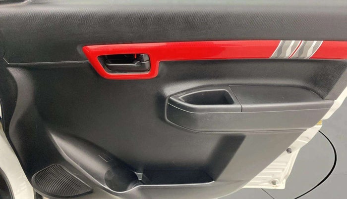 2020 Maruti S PRESSO VXI PLUS AMT, Petrol, Automatic, 22,761 km, Driver Side Door Panels Control