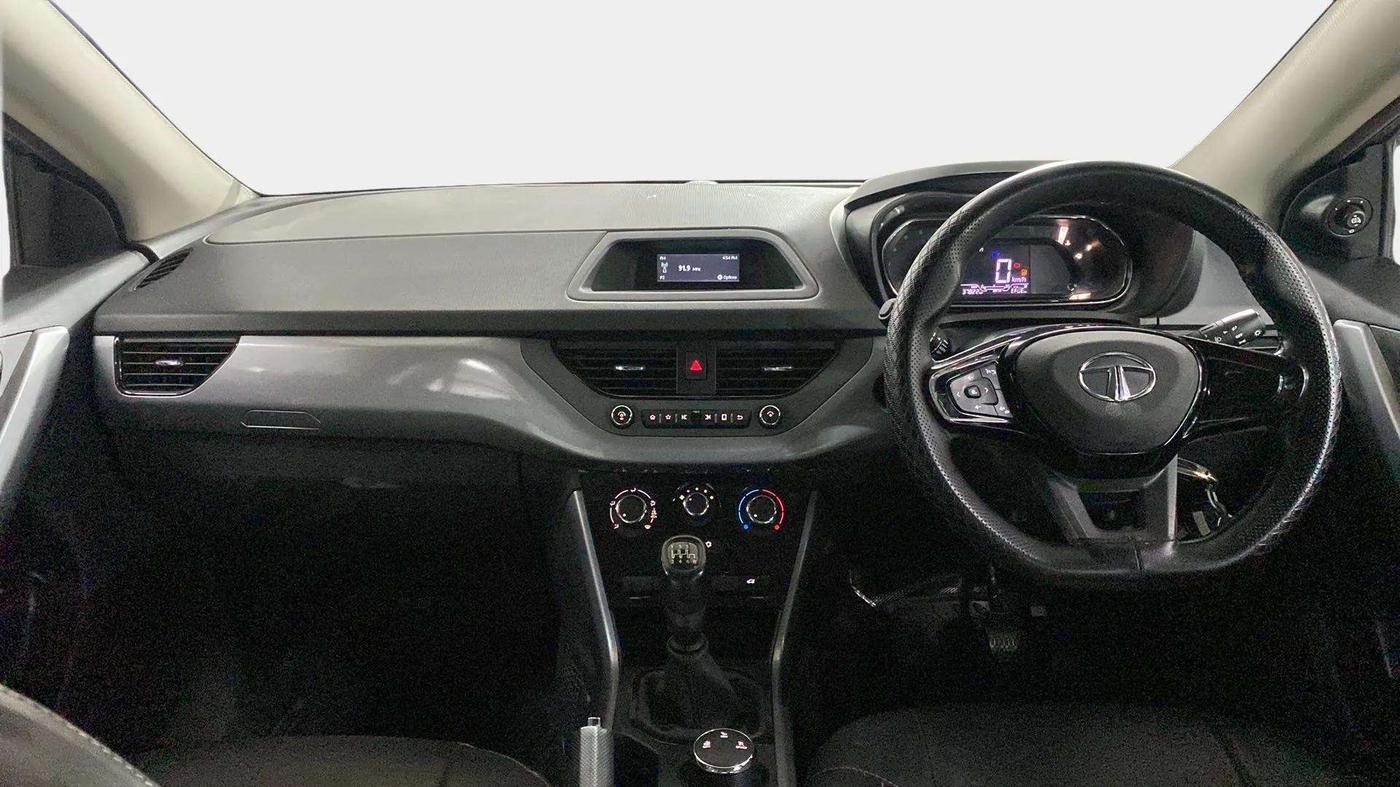 2022 Tata NEXON XM SUNROOF PETROL, Petrol, Manual, 37,856 km, Dashboard