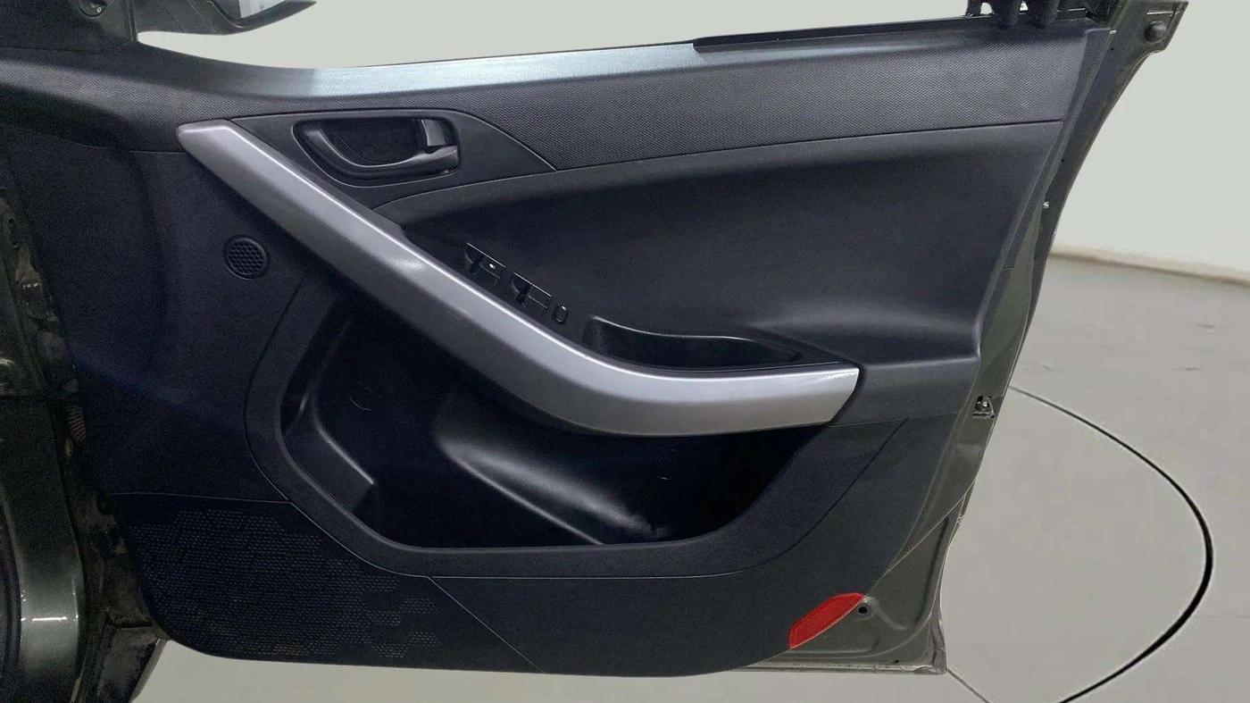 2022 Tata NEXON XM SUNROOF PETROL, Petrol, Manual, 37,856 km, Driver Side Door Panels Control
