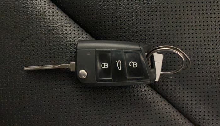 2024 Volkswagen VIRTUS GT PIUS 1.5 TSI, Petrol, Manual, 38,904 km, Key Close Up