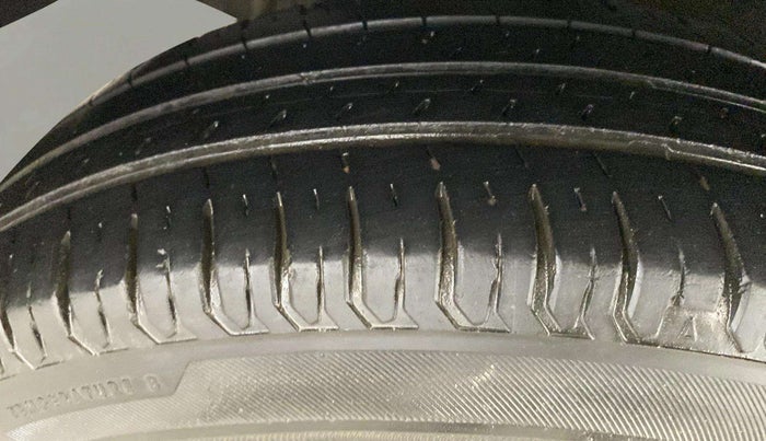 2018 Maruti Dzire VXI, Petrol, Manual, 36,188 km, Left Front Tyre Tread