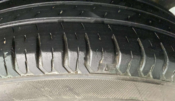 2018 Maruti Dzire VXI, Petrol, Manual, 36,188 km, Right Rear Tyre Tread