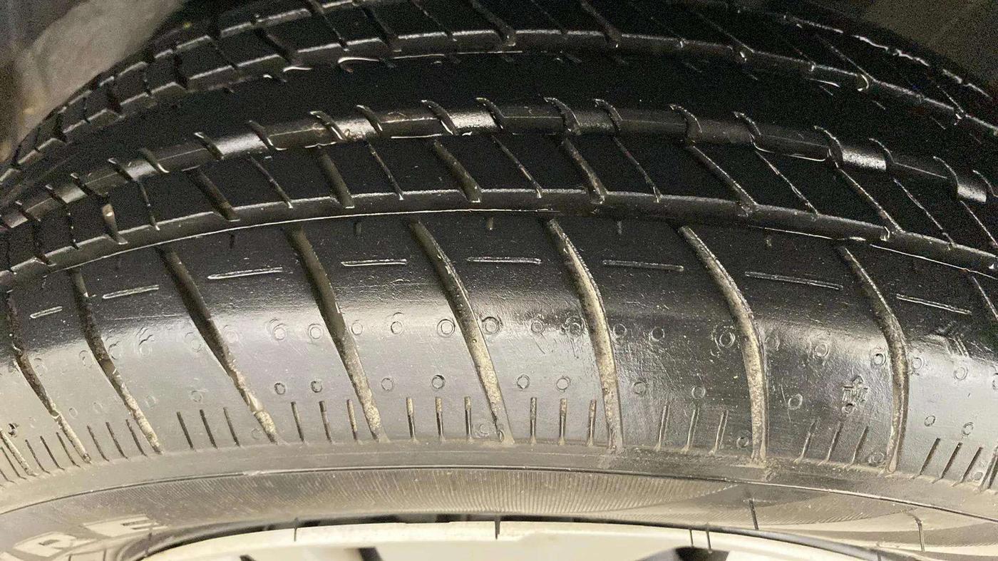 2023 Honda Amaze 1.2L I-VTEC S, Petrol, Manual, 2,344 km, Right Front Tyre Tread