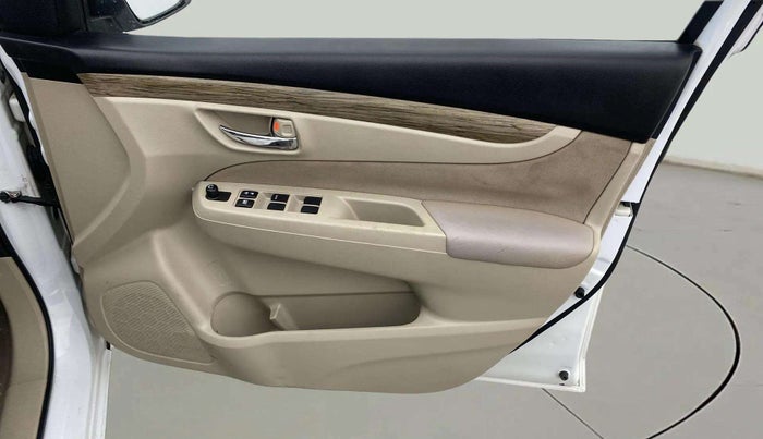 2019 Maruti Ciaz DELTA AT 1.5 SHVS PETROL, Petrol, Automatic, 54,783 km, Driver Side Door Panels Control