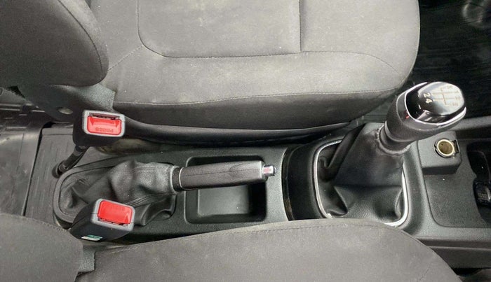 2019 Renault Kwid RXT 1.0 (O), Petrol, Manual, 33,178 km, Gear Lever