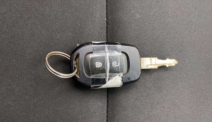 2019 Renault Kwid RXT 1.0 (O), Petrol, Manual, 33,178 km, Key Close Up
