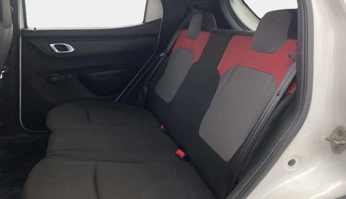 2019 Renault Kwid RXT 1.0 (O), Petrol, Manual, 33,178 km, Right Side Rear Door Cabin