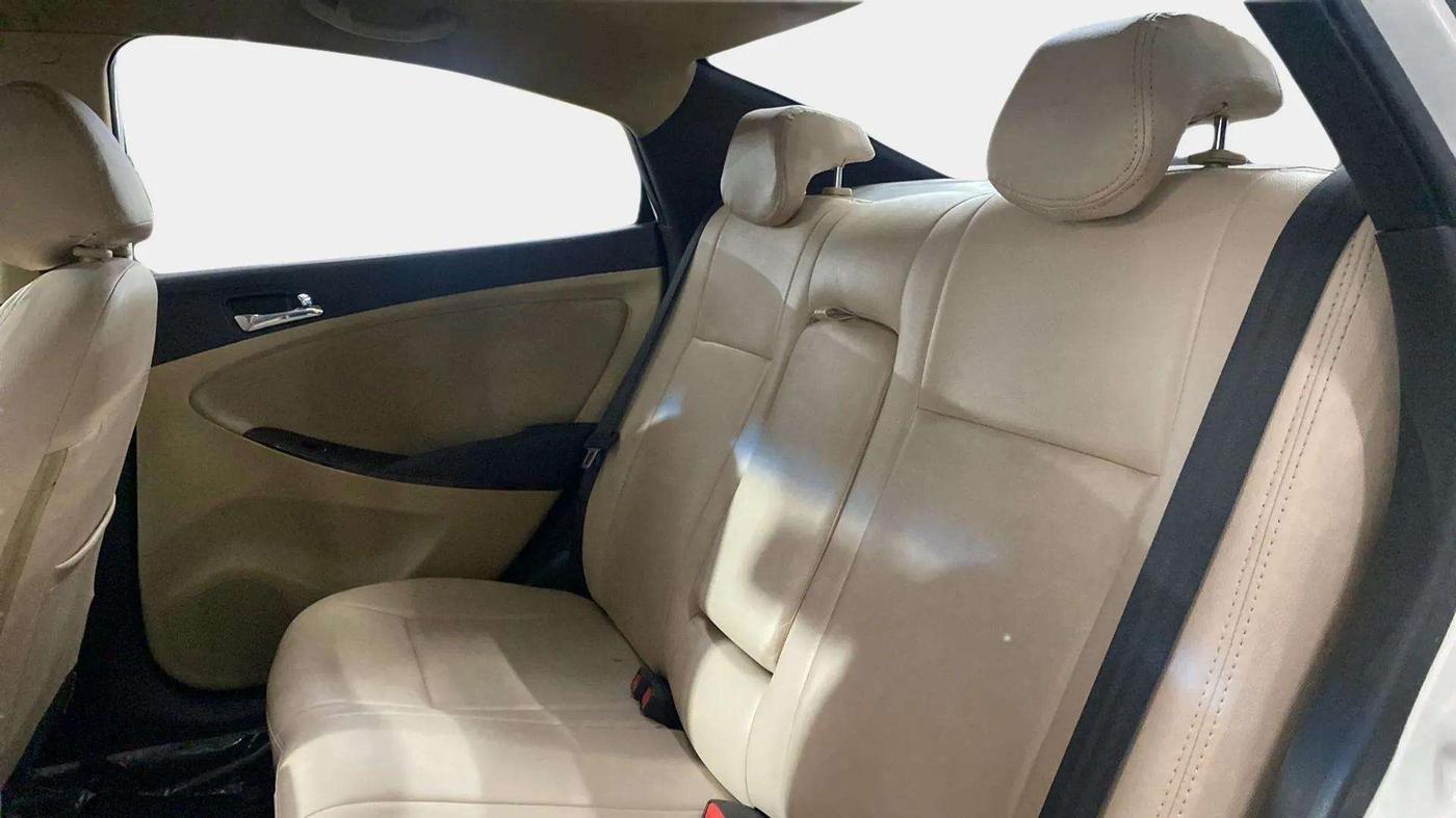2014 Hyundai Verna FLUIDIC 1.6 VTVT SX AT, Petrol, Automatic, 91,939 km, Right Side Rear Door Cabin