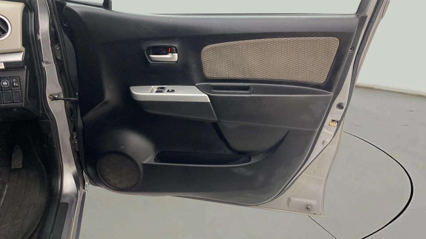 2014 Maruti Wagon R 1.0 LXI, CNG, Manual, 51,882 km, Driver Side Door Panels Control