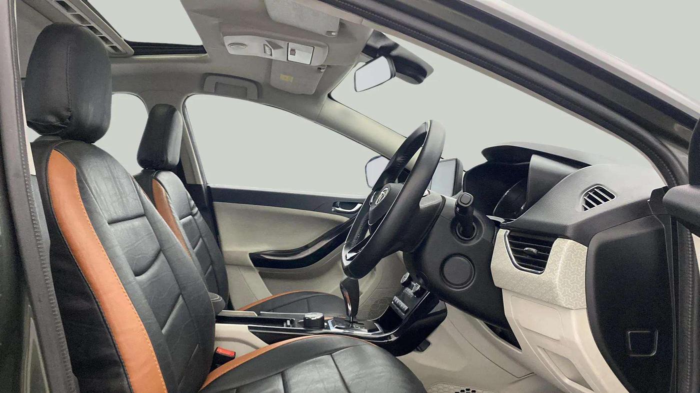 2020 Tata NEXON XZA PLUS (O) PETROL, Petrol, Automatic, 18,203 km, Right Side Front Door Cabin
