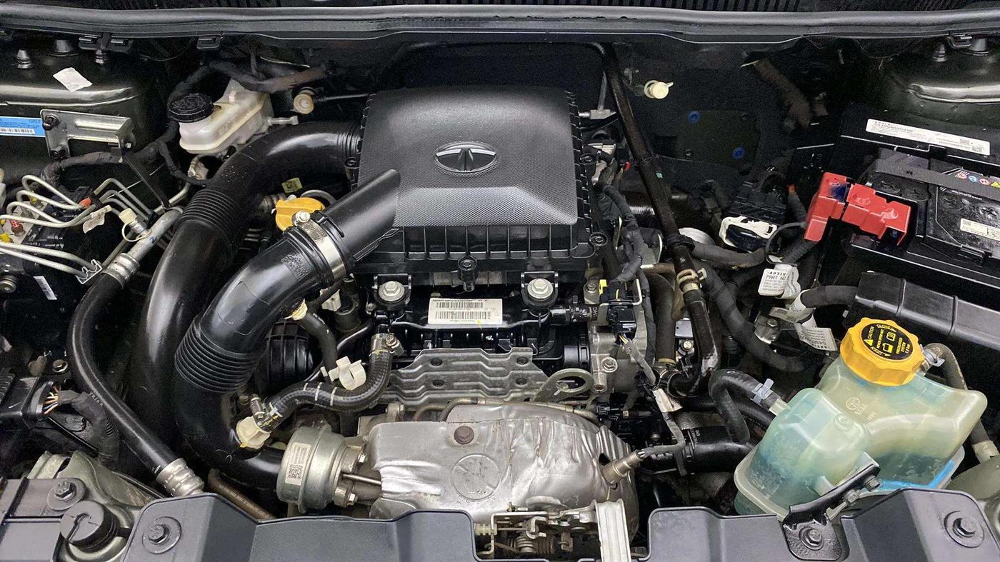 2020 Tata NEXON XZA PLUS (O) PETROL, Petrol, Automatic, 18,203 km, Engine View
