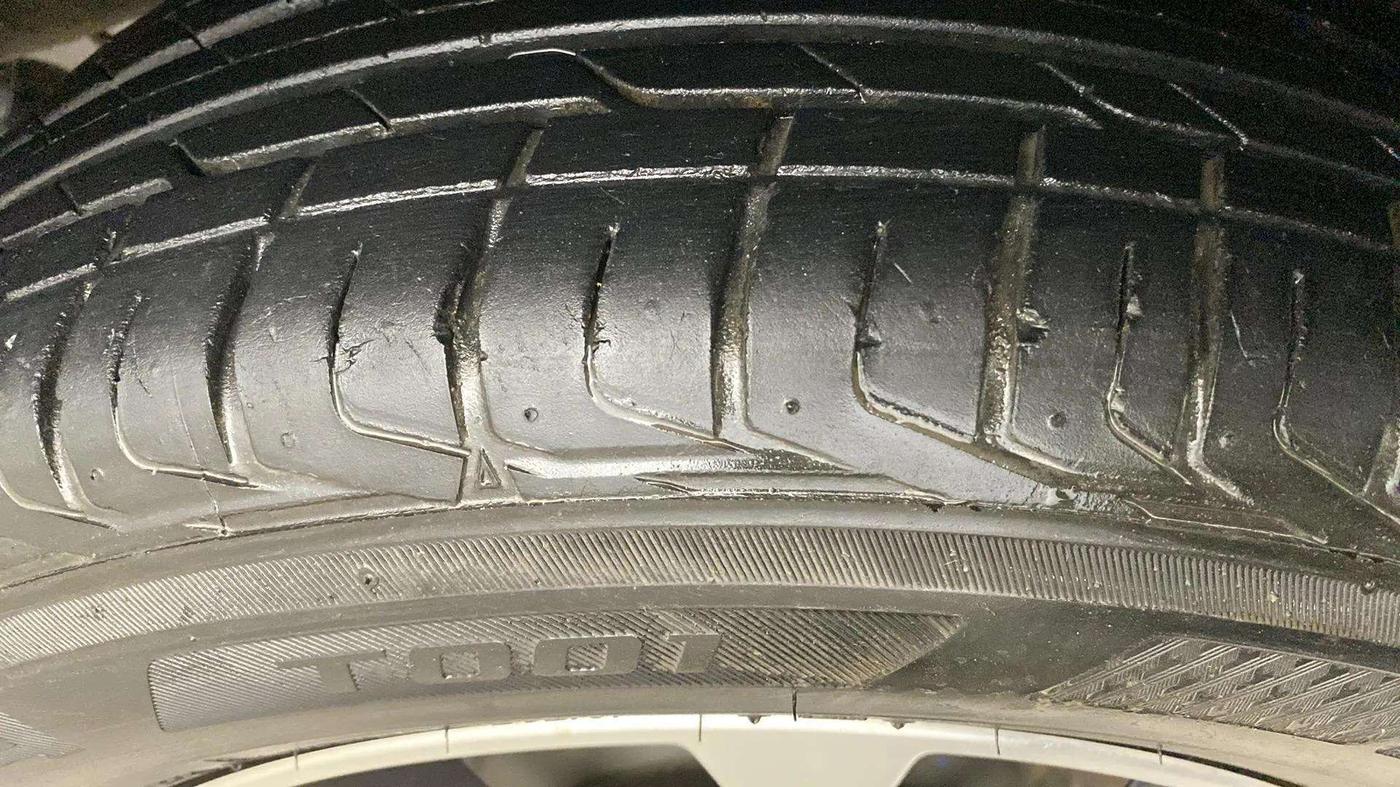 2020 Tata NEXON XZA PLUS (O) PETROL, Petrol, Automatic, 18,203 km, Right Rear Tyre Tread