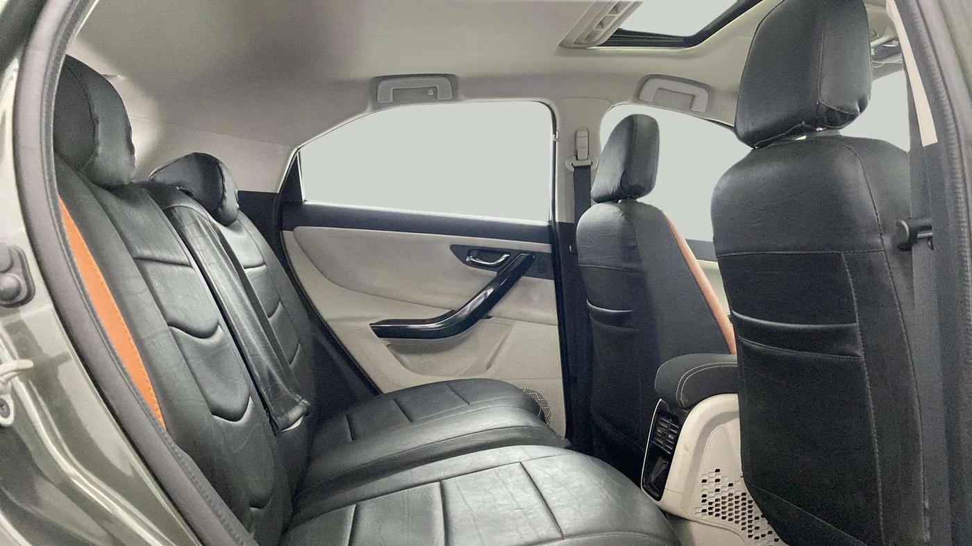 2020 Tata NEXON XZA PLUS (O) PETROL, Petrol, Automatic, 18,203 km, Right Side Rear Door Cabin