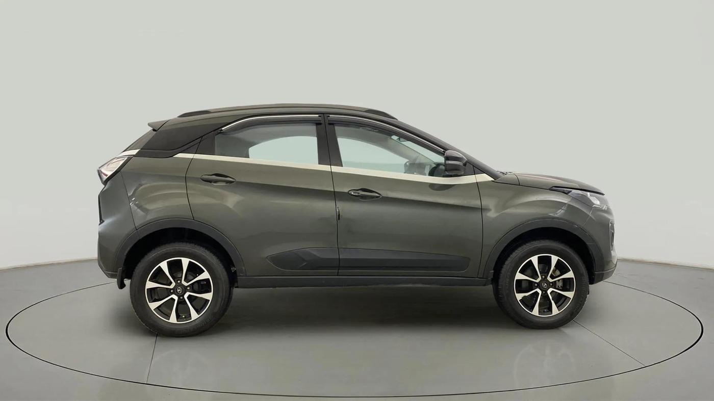 2020 Tata NEXON XZA PLUS (O) PETROL, Petrol, Automatic, 18,203 km, Right Side View