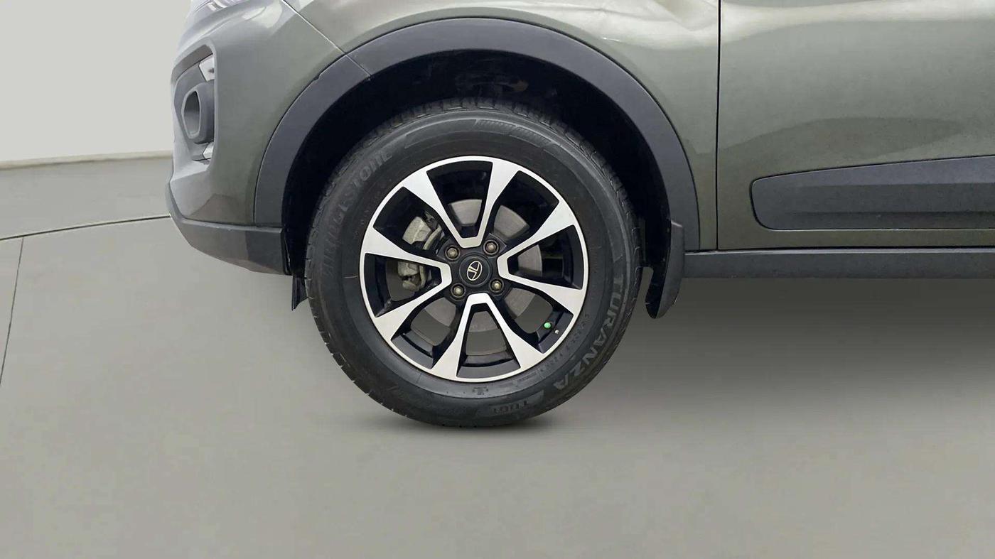 2020 Tata NEXON XZA PLUS (O) PETROL, Petrol, Automatic, 18,203 km, Left Front Wheel