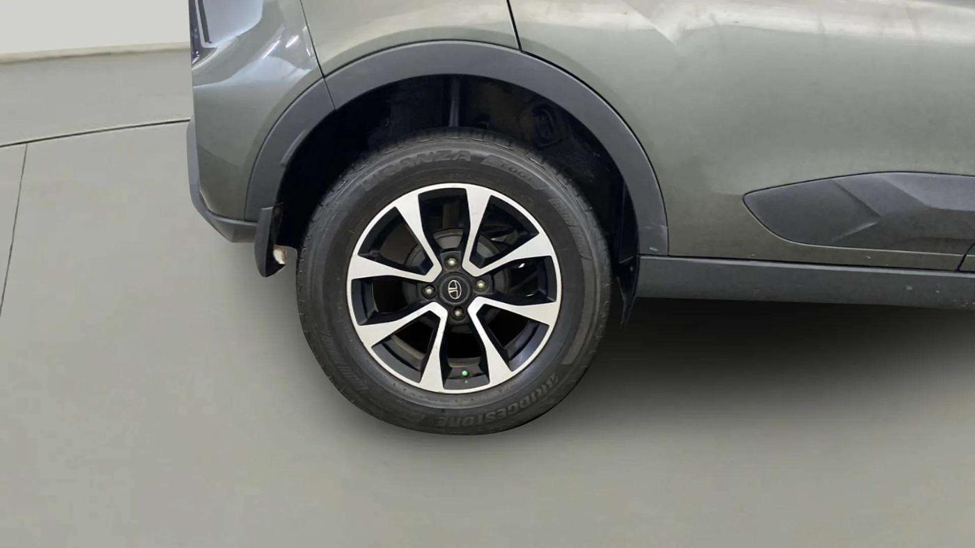 2020 Tata NEXON XZA PLUS (O) PETROL, Petrol, Automatic, 18,203 km, Right Rear Wheel